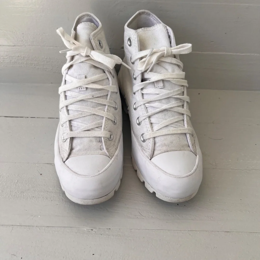 Converse Chuck Taylor All Star Shoes Women's 7.5 White Lugged High Top 565902C
